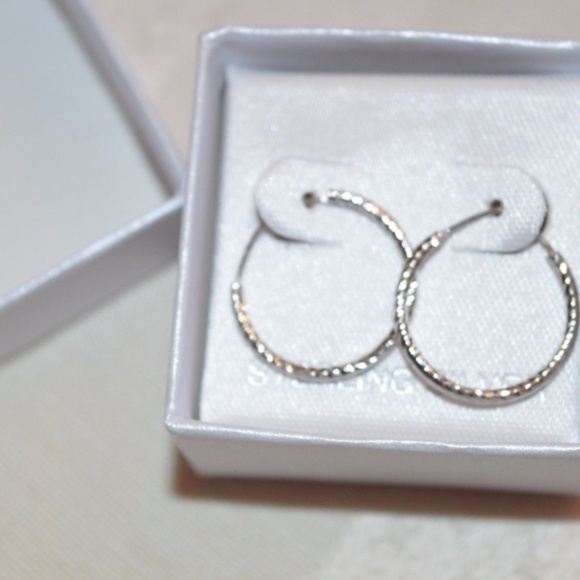Sterling Silver 925 Diamond Cut Loop Hoop Earrings - Picture 4 of 4